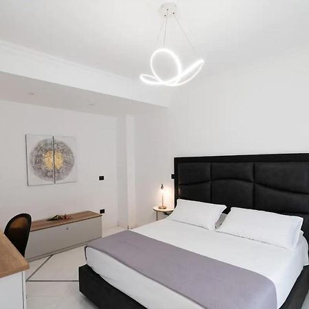 Apartments Hotel Real Suite Napoli Chiaia Mergellina Exterior foto