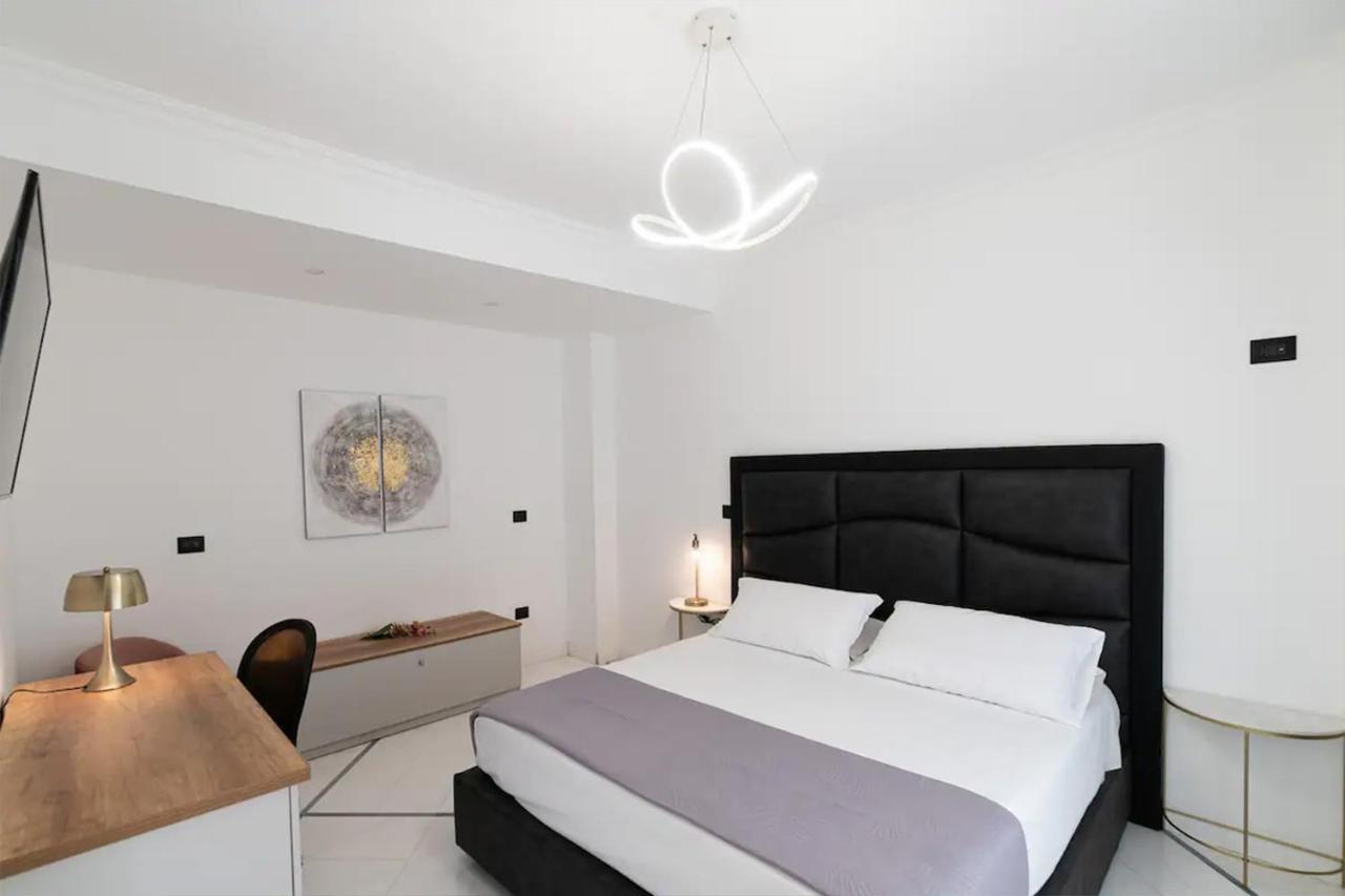 Apartments Hotel Real Suite Napoli Chiaia Mergellina Exterior foto