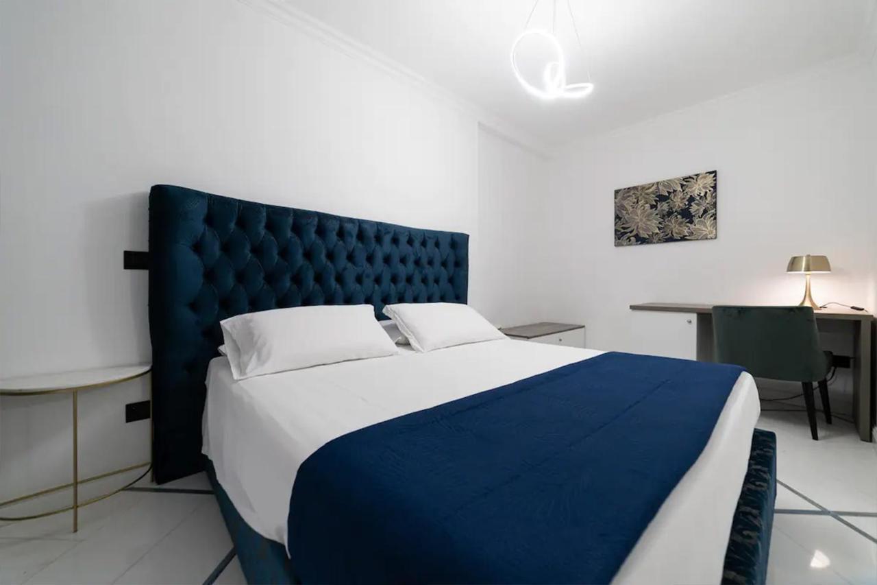 Apartments Hotel Real Suite Napoli Chiaia Mergellina Exterior foto
